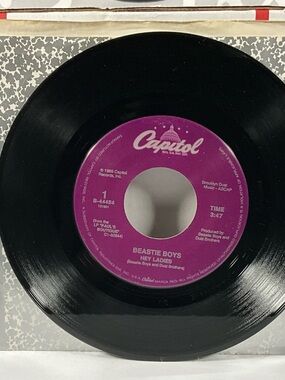 Beastie Boys ‎– Hey Ladies/Shake Your Rump  1989 Capitol B-44454 7” 45rpm